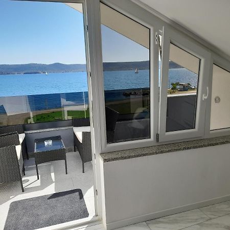 Apartman Prvi Red Do Mora Sveti Filip i Jakov Eksteriør billede