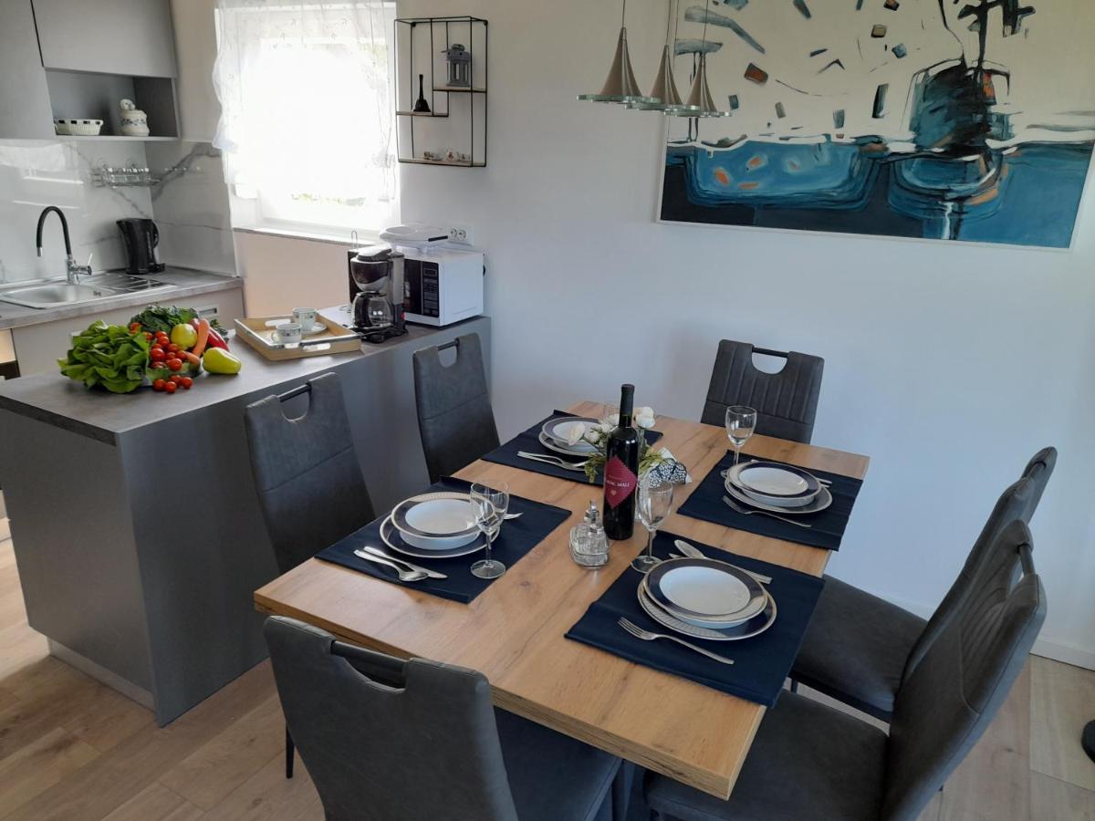 Apartman Prvi Red Do Mora Sveti Filip i Jakov Eksteriør billede