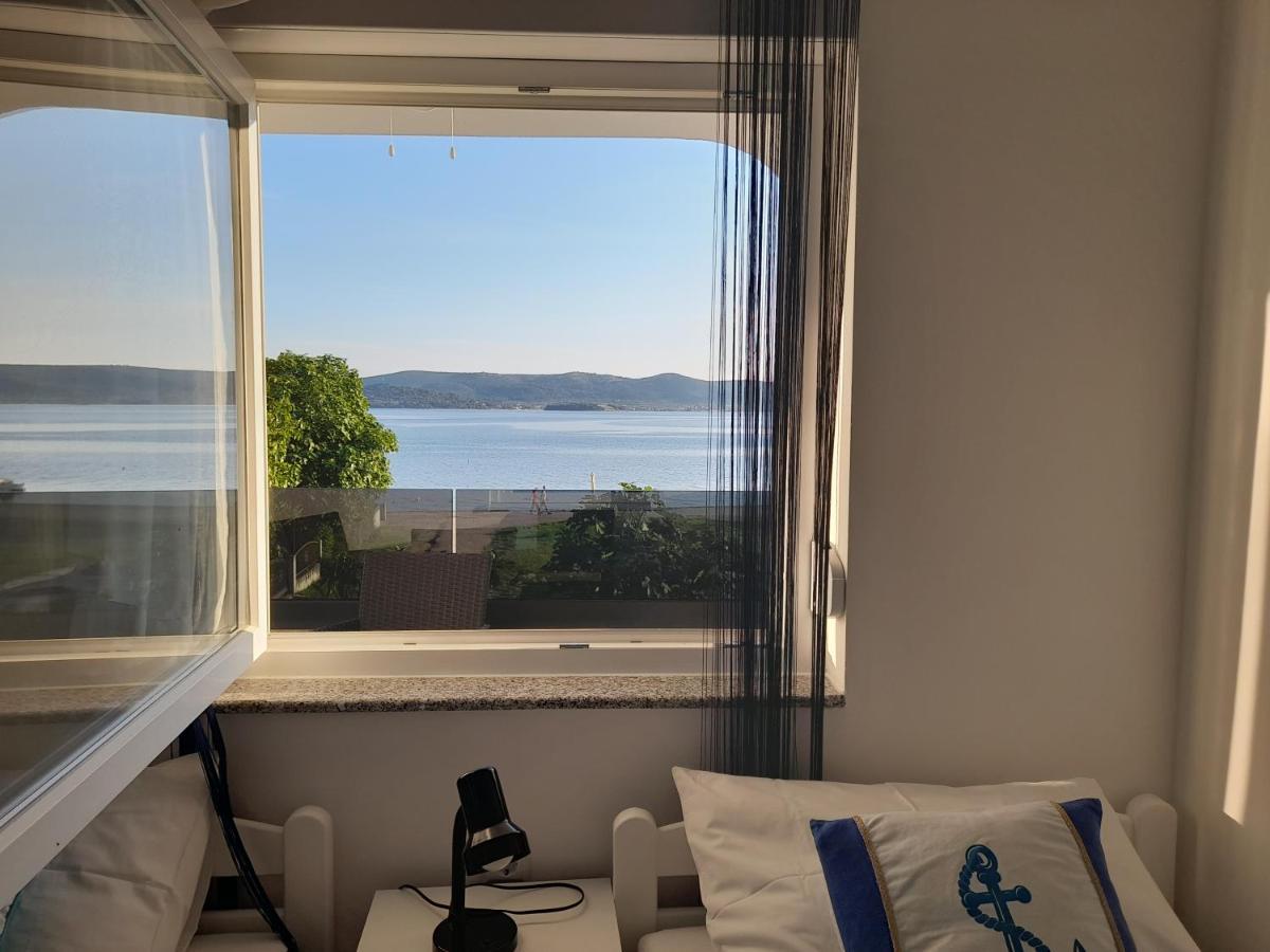 Apartman Prvi Red Do Mora Sveti Filip i Jakov Eksteriør billede