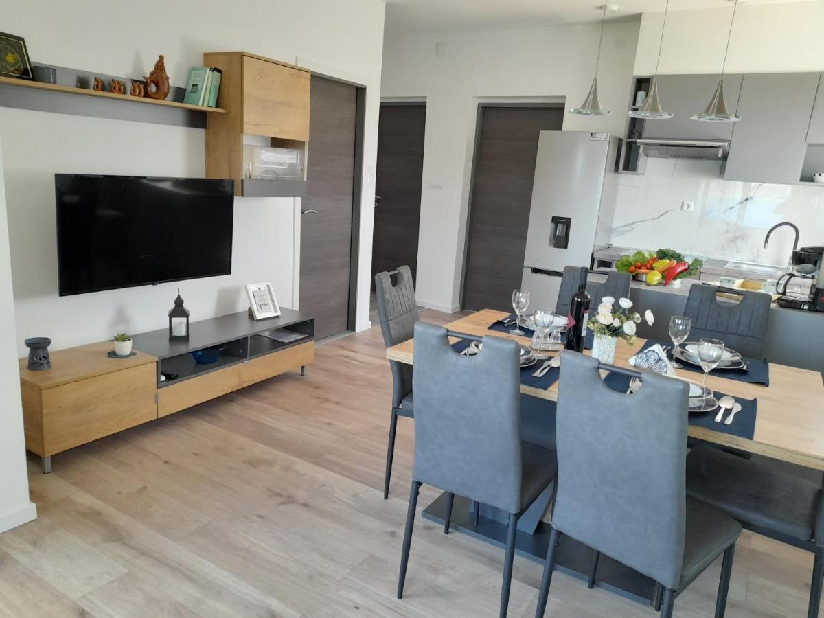 Apartman Prvi Red Do Mora Sveti Filip i Jakov Eksteriør billede