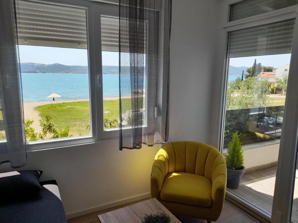 Apartman Prvi Red Do Mora Sveti Filip i Jakov Eksteriør billede