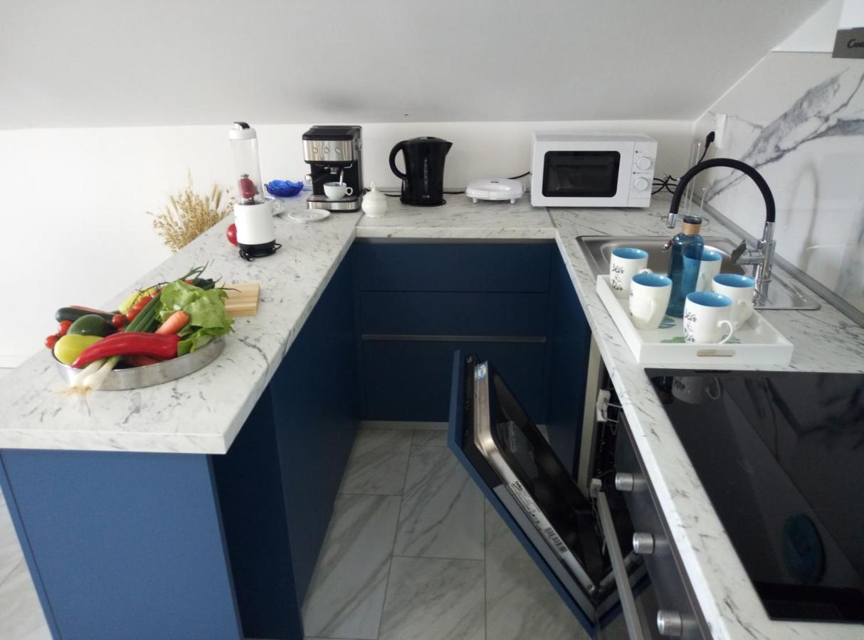 Apartman Prvi Red Do Mora Sveti Filip i Jakov Eksteriør billede